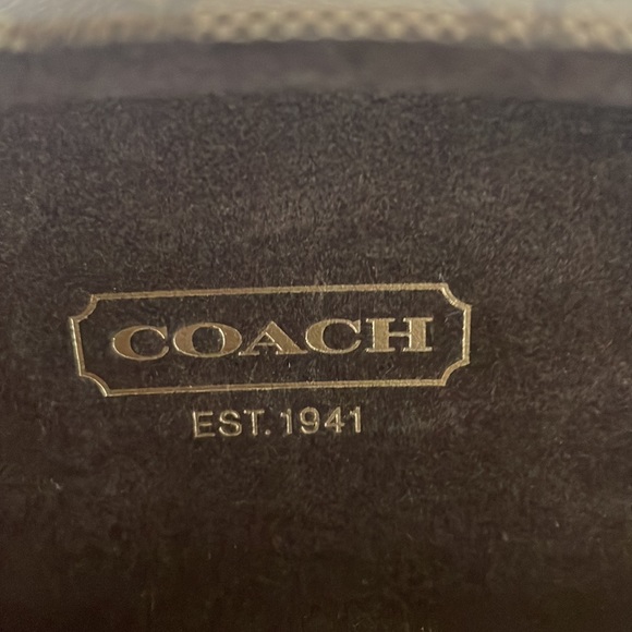 Coach teal women’s eyeglasses with signature c monogram on inner arms. - Picture 14 of 16